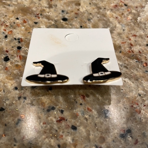 NEW Prep Obsessed Witch Hat Signature Enamel Studs - Picture 5 of 6